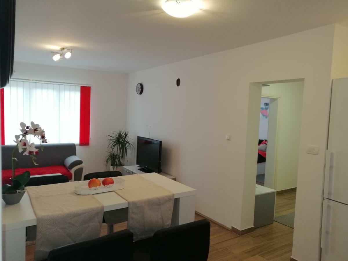 Cosy Apartment Road A6 Fužine Eksteriør billede
